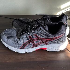 Asics Black and Red Athletic Men’s 9.5